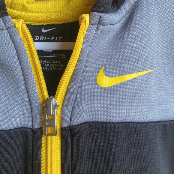 Nike Zip Up Jacket - Picture 3 of 4